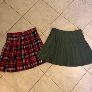 Bundle of 2 pleated skirts